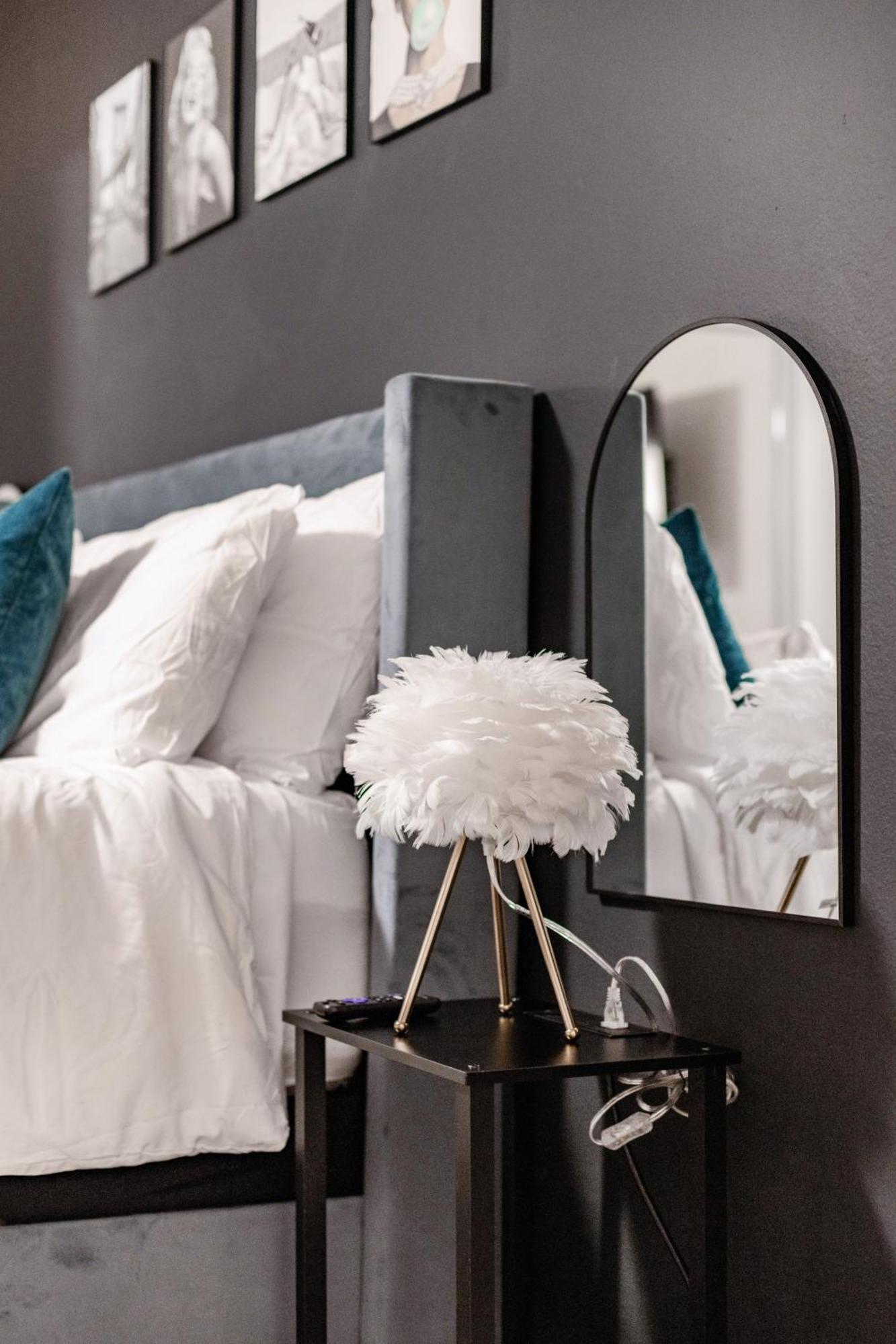 Style, Peace, Comfort In N Hollywood Next To Free Indoor Parking And Wifi Apartment *